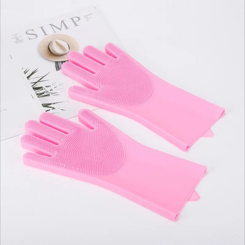 2-in-1 Bathing and Deshedding Glove with silicone nubs